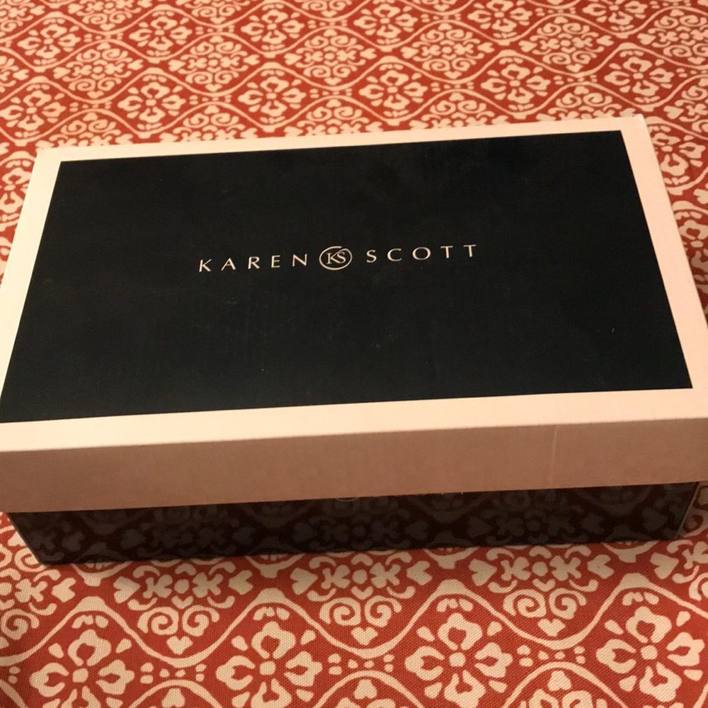 Women shoes, brand Karen Scott